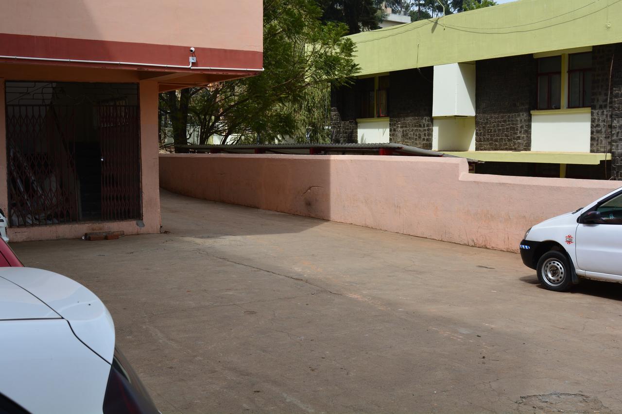 Hotel Blue Hills International Ooty Extérieur photo